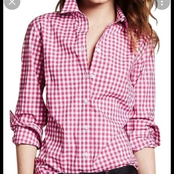 Banana Republic Tops - Banana Republic Pink Gingham Long Sleeve Button Up Shirt.